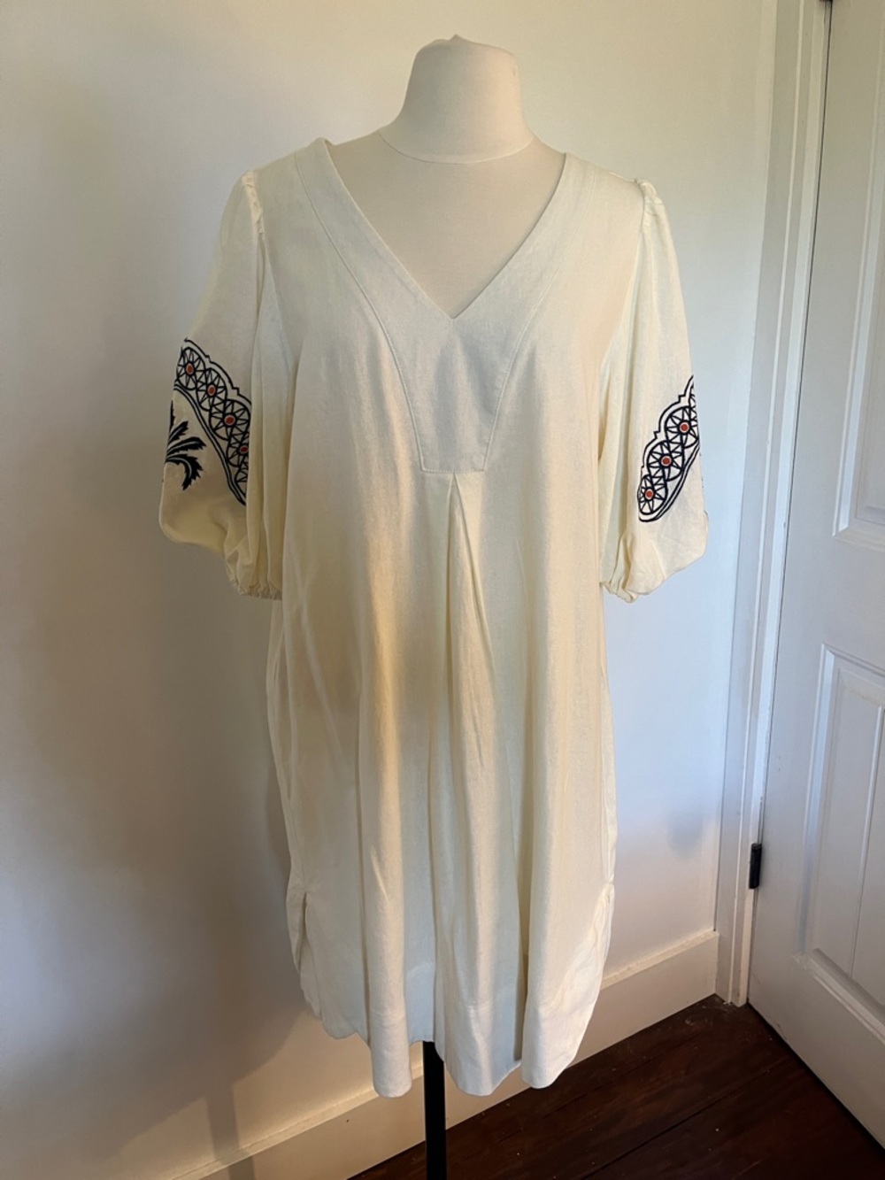 Cynthia Rowley Cream V-Neck Embroidered Sleeve Midi Dress